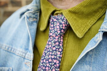 Mens Navy And Pink Ditzy Floral Slim Style Tie, 4 of 8