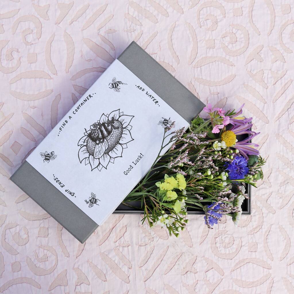 Image of 'Good Luck' Sleeved Botanical Box