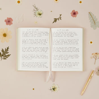 Five Year Mum Journal – Ivory Motherhood Memory Book, 8 of 9
