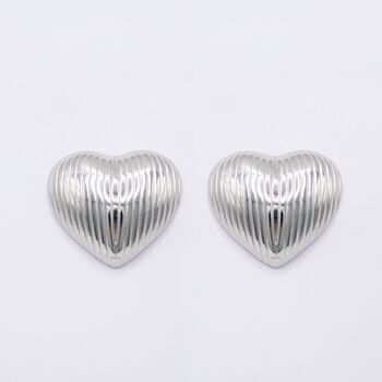 Zuri Vintage Style Ribbed Heart Hollow Stud Earrings, 2 of 6