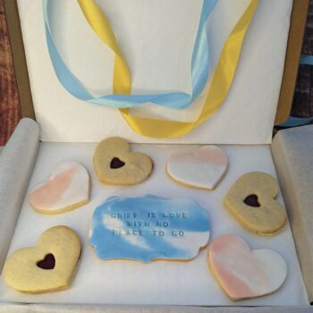 Bereavement Biscuit Gift Box, 3 of 4