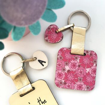 Personalised January Birth Flower Keyring, 3 of 3