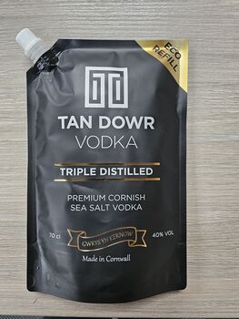 Tan Dowr Premium Cornish Sea Salt Vodka 70cl Eco Pouch, 2 of 3