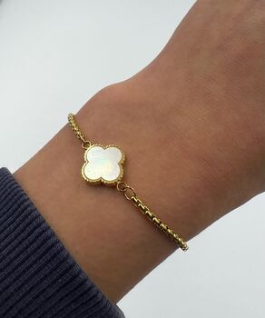 Adjustable Clover Bracelet In Pearl And Gold, 4 of 6