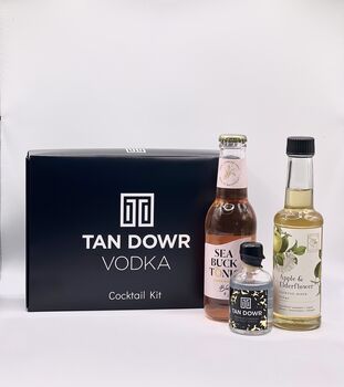 The Cornish Crumble Cocktail Kit, 2 of 4
