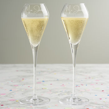 Personalised Tulip Champagne Flute Set For Couples, 3 of 6