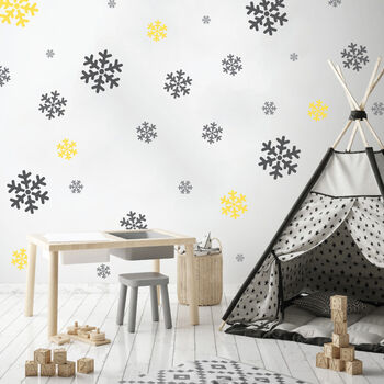 Reusable Stencils Five Pcs Snowflake With Brushes, 3 of 5