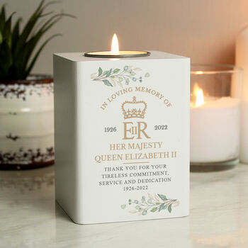 Personalised Queen Elizabeth Memorial Tea Light Holder, 3 of 3