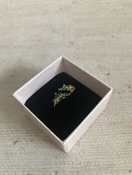 18 K Gold Adjustable Dainty Leaf Ring Emerald Green, 4 of 6