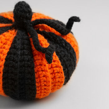 Striped Pumpkins Crochet Kit Halloween, 4 of 5