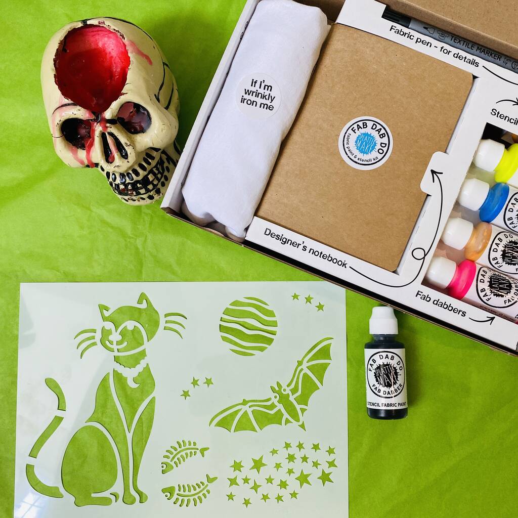 Image of Black Cat And Scary Bat Children's T Shirt Painting Kit