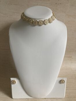 White And Gold Pearl Flower Kundan Indian Choker Set, 2 of 5