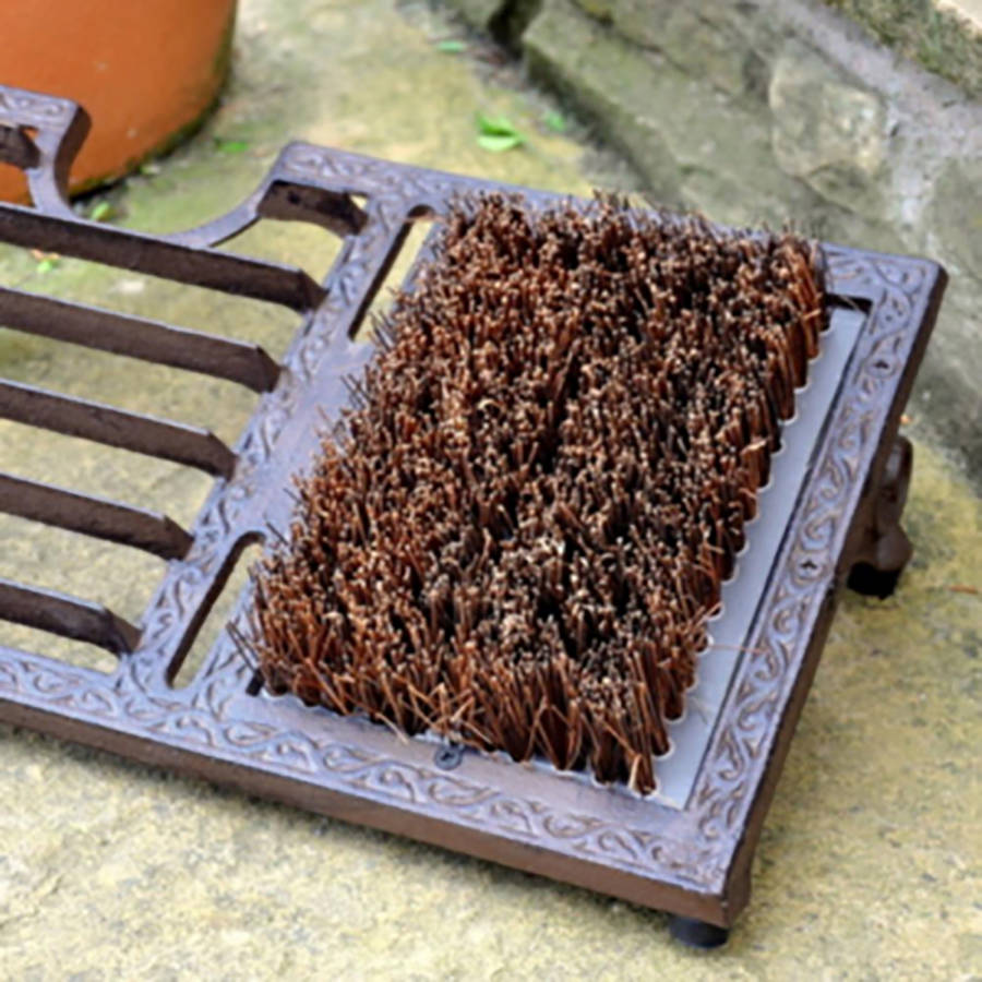 boot puller and brush