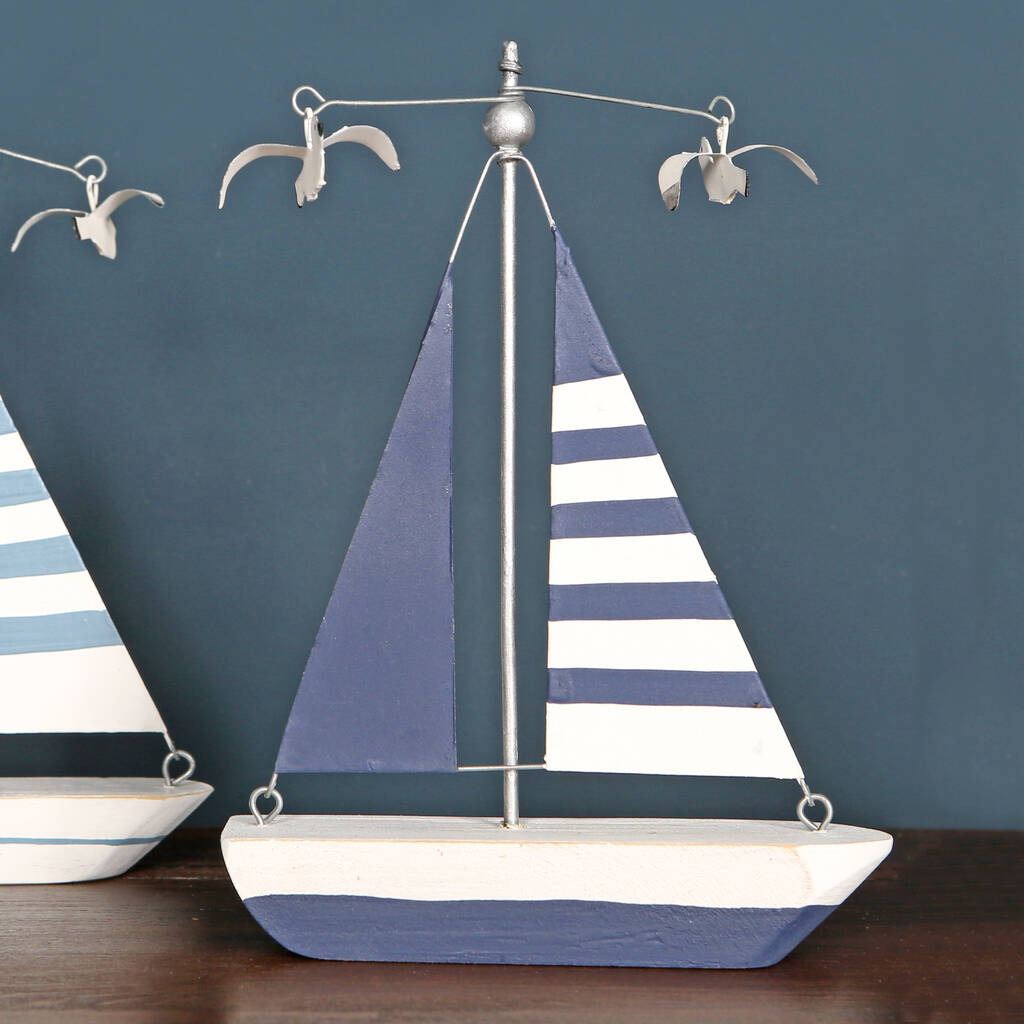 Blue and white sailing boats garland 
