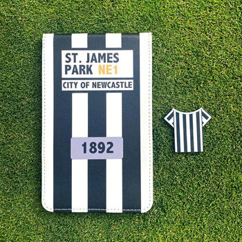 Newcastle Scorecard Holder And Marker Bundle, 3 of 3