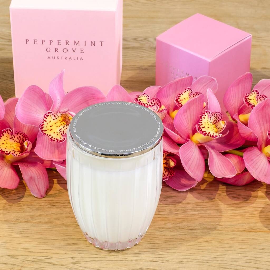 Austin And Oud Soy Wax Scented Candle 370g By Rinkit