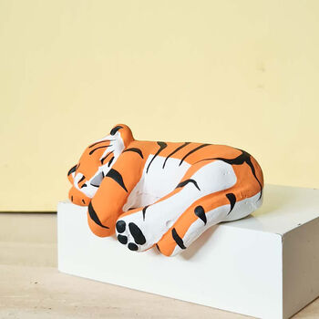 Tiger 'shelf sitter' Orange, 3 of 7