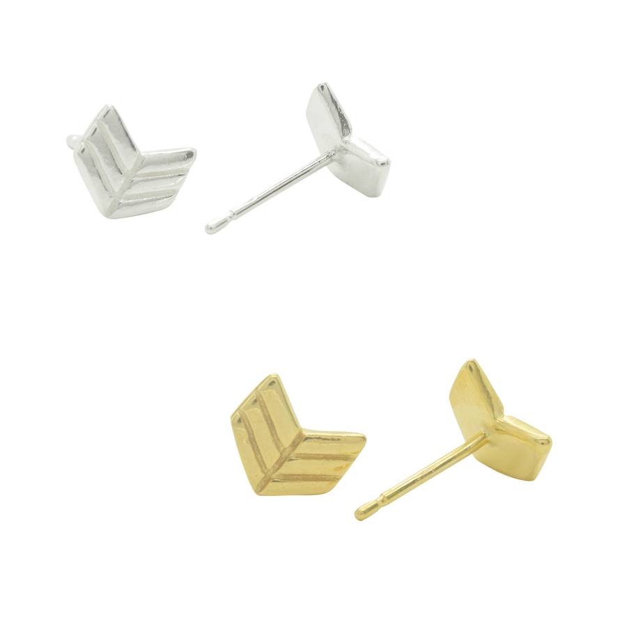 arrow stud earrings by essentia by love lily rose