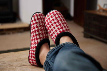 Turbo Red And White Dogtooth Mens Slippers Indoor/Garden Shoes, 11 of 11