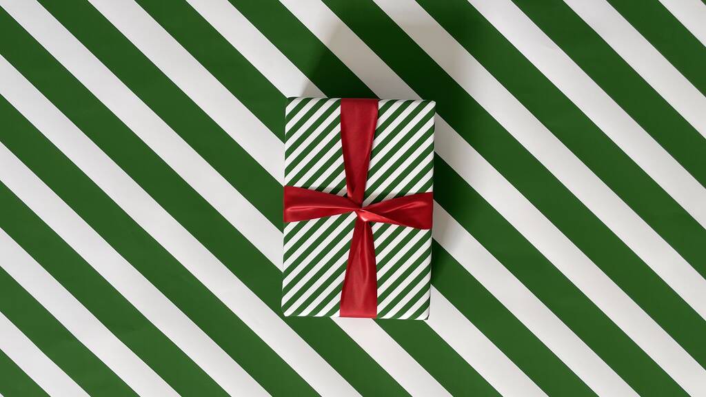 Free Printable Christmas Wrapping Paper - Paper Trail Design