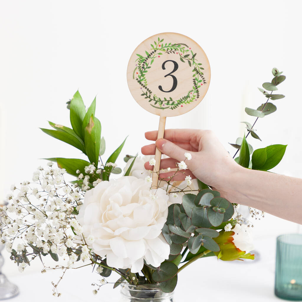 entwined-leaf-round-table-number-signs-by-no-ordinary-gift