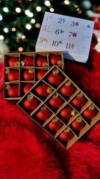 Personalised Advent Calendar – 24 Engraved Glass Baubles, 7 of 8