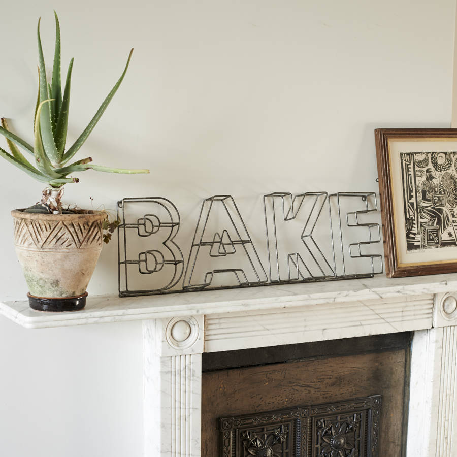 'Bake' Wire Sign, 1 of 4
