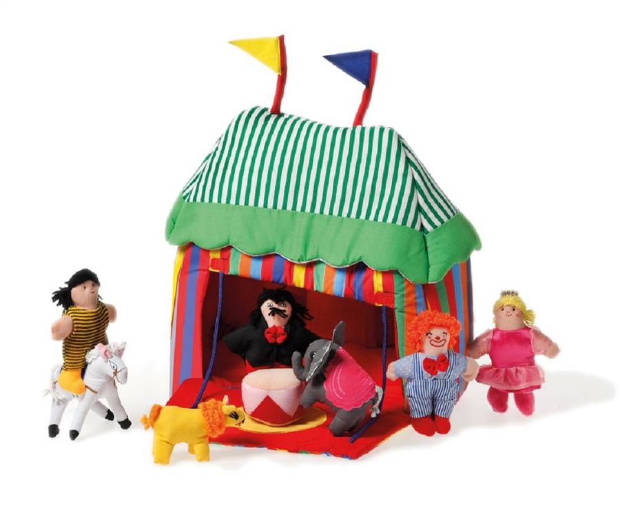 pretend play circus tent and puppet theatre by crafts4kids