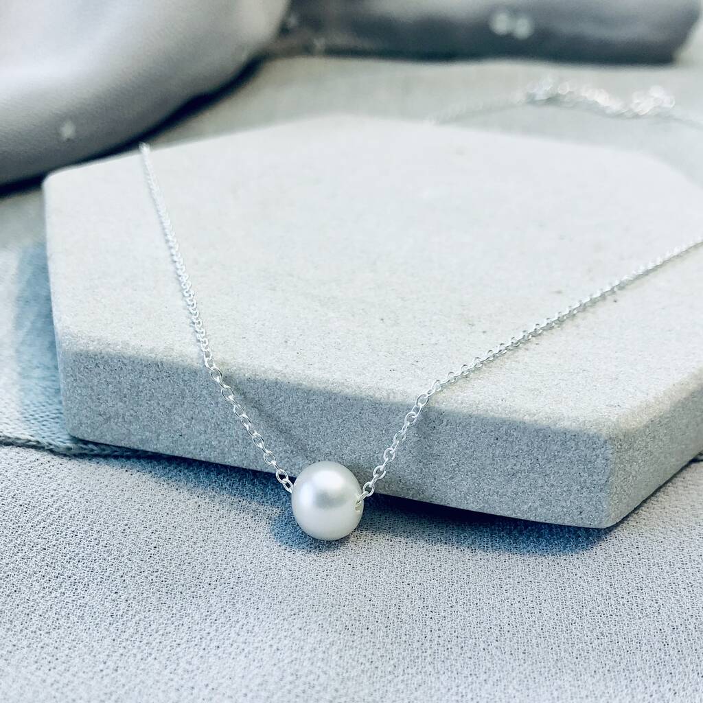 Single pearl silver necklace Clearance