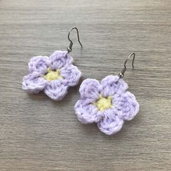 Crochet Daisy Flower Earrings, 3 of 11