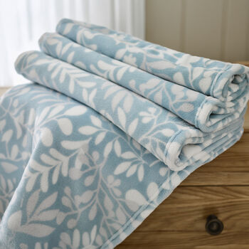 Cozy Mables Garden Leaves Supersoft Comfort Throw, 4 of 4