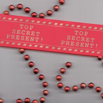 'Top Secret Present!' Red Ribbon, 3 of 3