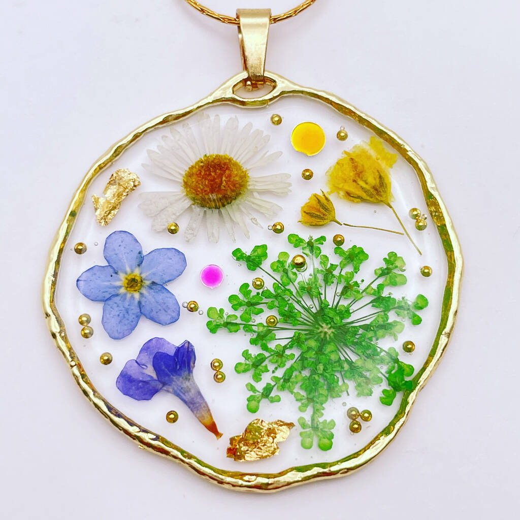 Medium Necklace With Daisies And Green Flowers, 1 of 11
