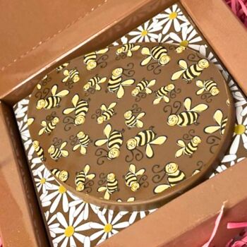 Personalised Vegetarian Bee's And Daisies Easter Egg, 3 of 3
