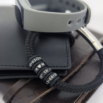 Mens Paracord Bracelet – Personalised Gift For Dad Or Boyfriend, 2 of 6