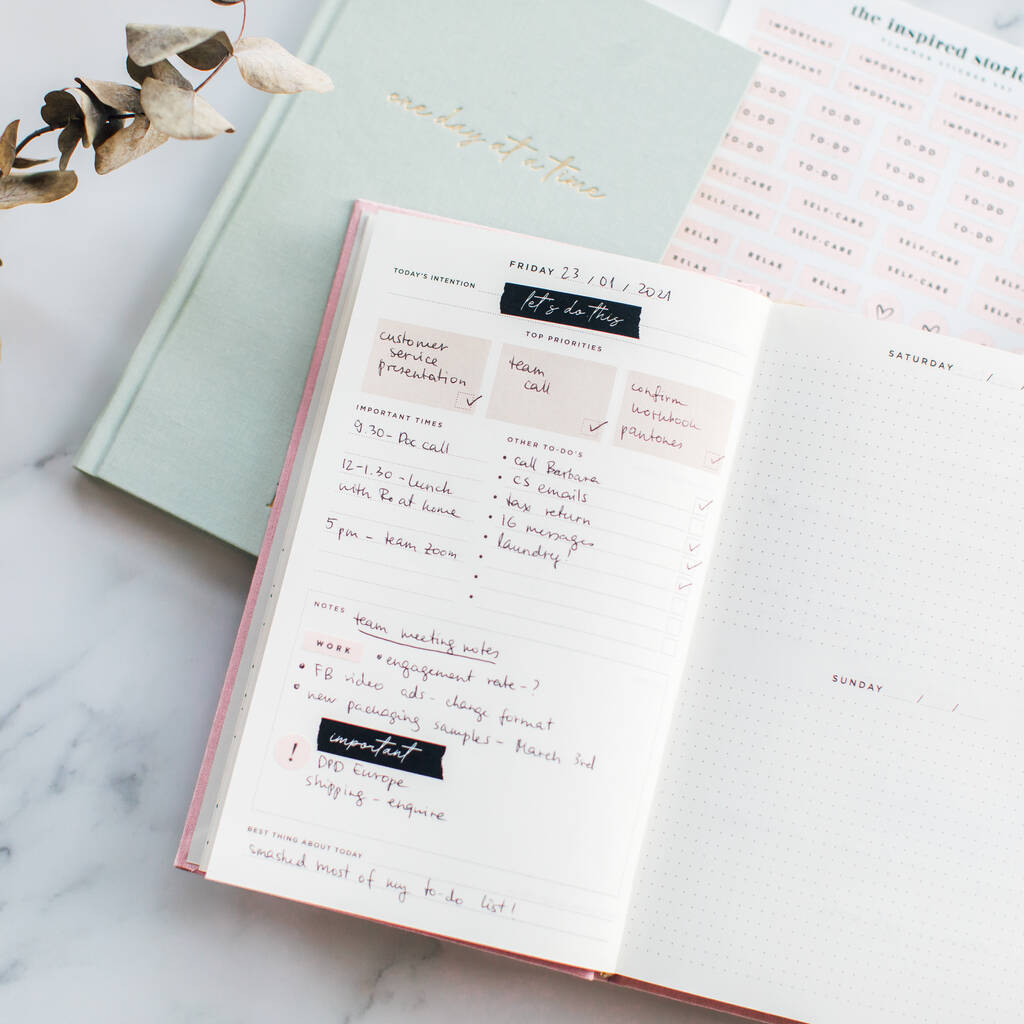 Daily Inspirational Lifestyle Planner/ Undated By The Inspired Stories