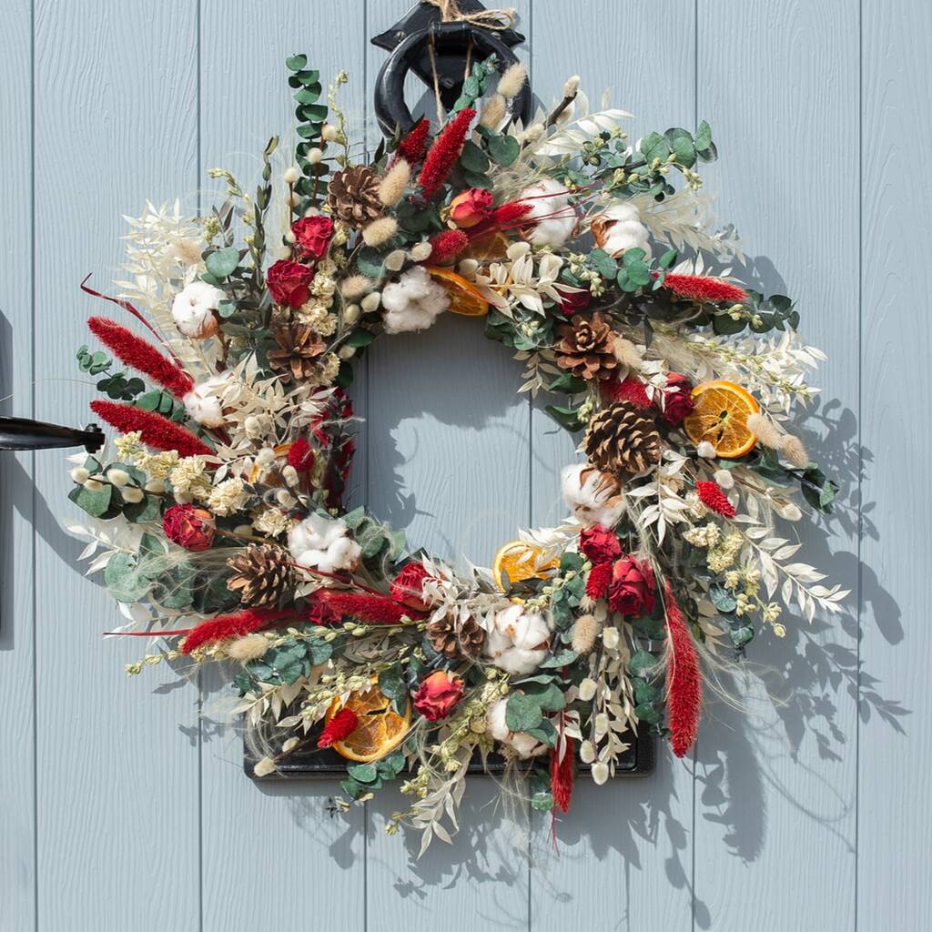 Luxurious Traditional Christmas Wreath