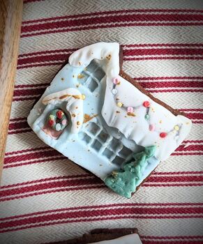 Personalised Gingerbread Christmas Houses Biscuit Gift Box, 5 of 10