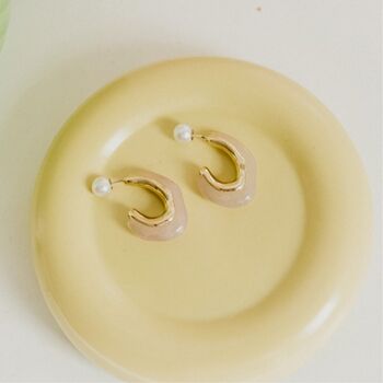 Irregular 18k Gold Plated Resin And Pearl Hoop Earrings, 4 of 5