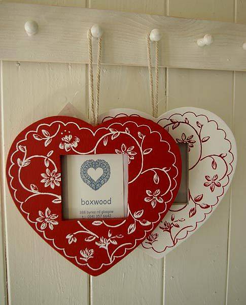 Red & white wooden picture frame hearts