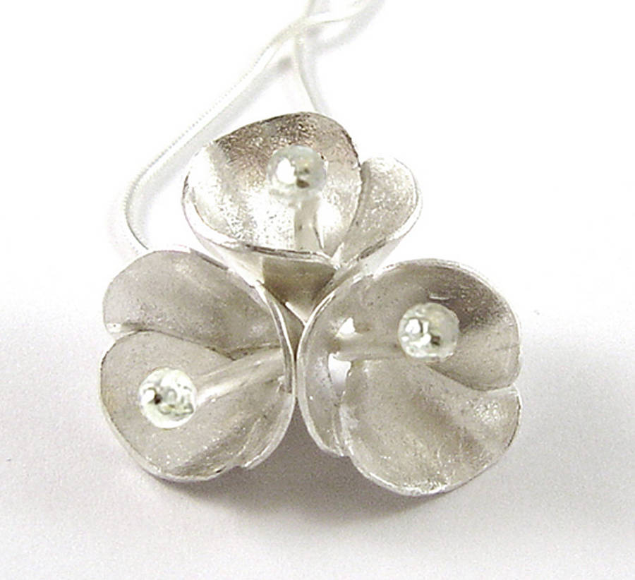 Snow Flowers Necklace By a ring a day