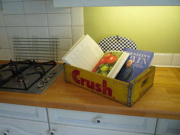 Vintage Crush Hires Crate, 6 of 7