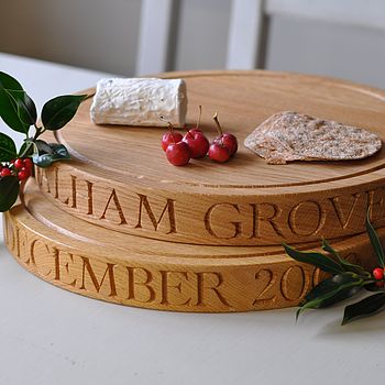 Personalised Round Oak Chopping Board, 3 of 11