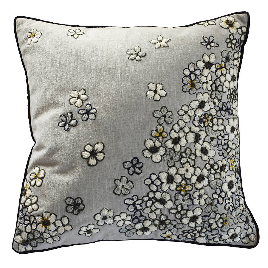 daisy cushion