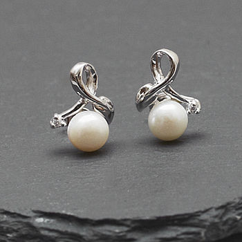 knot leaf freshwater pearl earrings necklace notonthehighstreet delivery