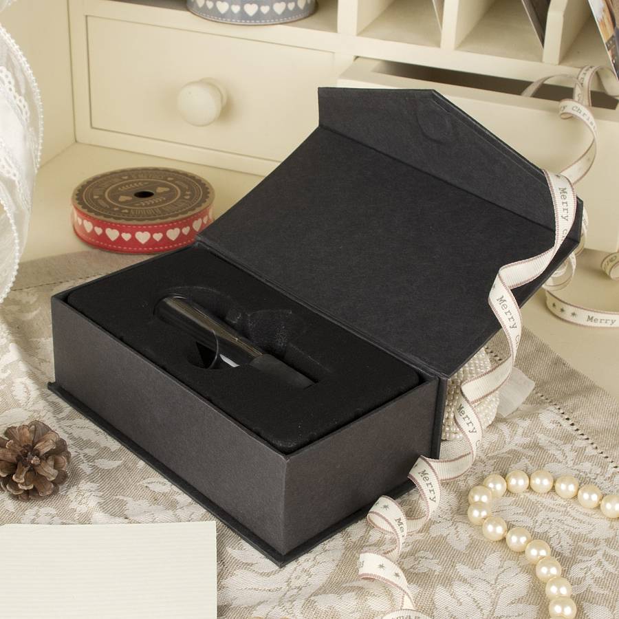 acrylic wine pourer in gift box by dibor