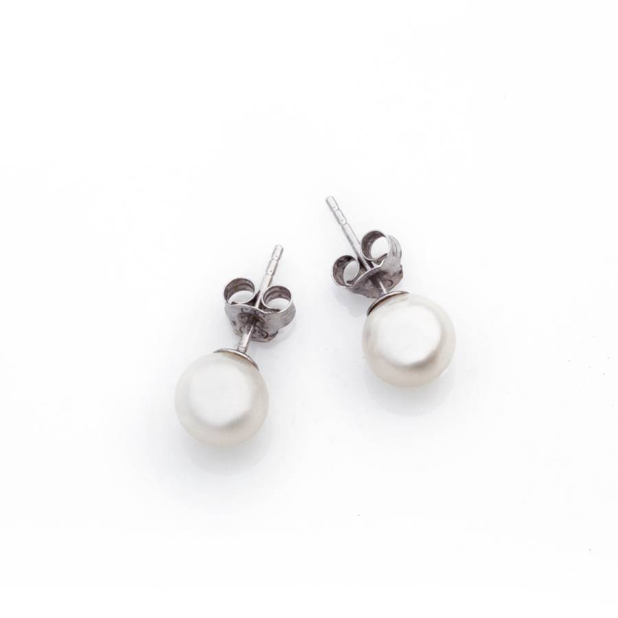 drop-in-the-ocean-8mm-pearl-stud-earrings-by-joulberry