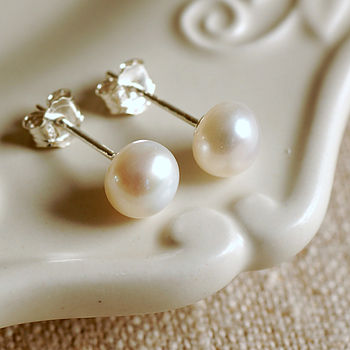 Pearl Bracelet With Round Vintage Style Clasp, 2 of 3