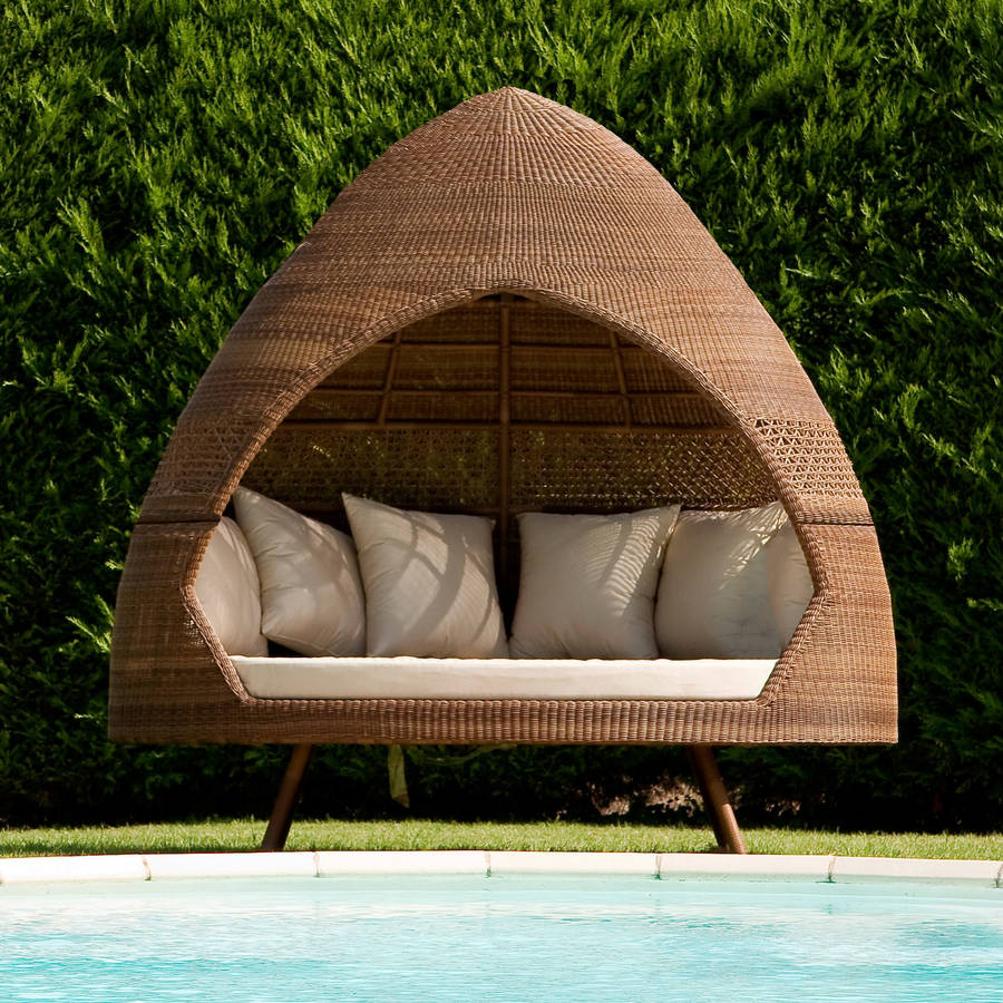 San Marino Rattan Relax Hut With Cushions By Out There Exteriors