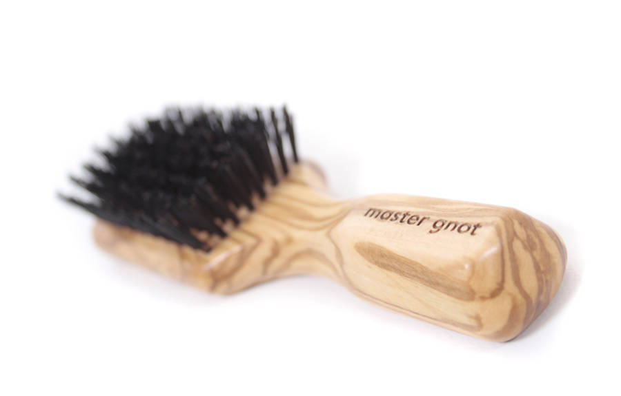 hairbrush for boys by gnot